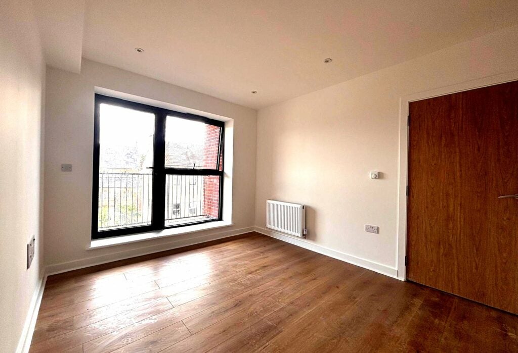 Flat Victoria Road in Rushmoor