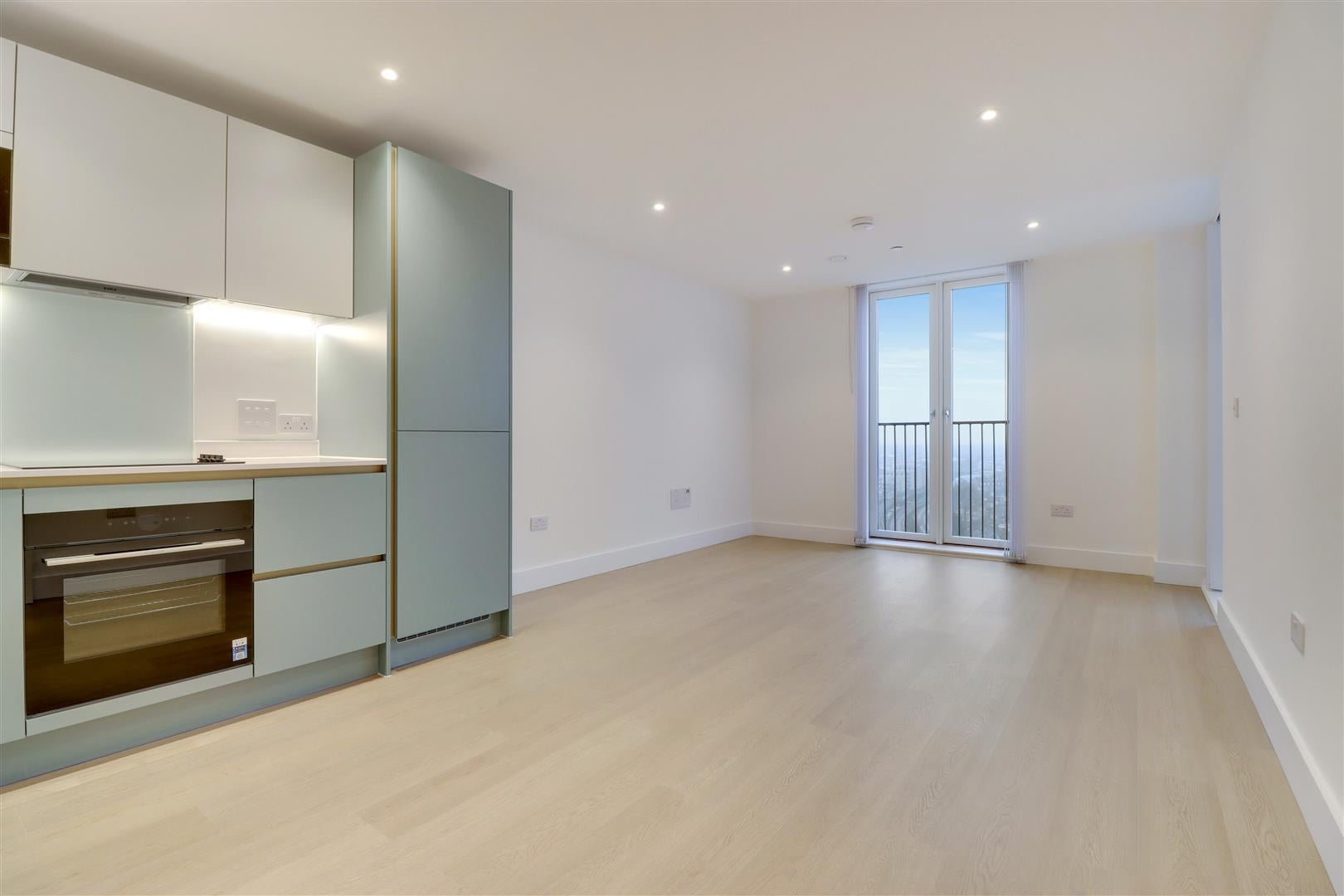 Flat Herne Hill Road in Greater London