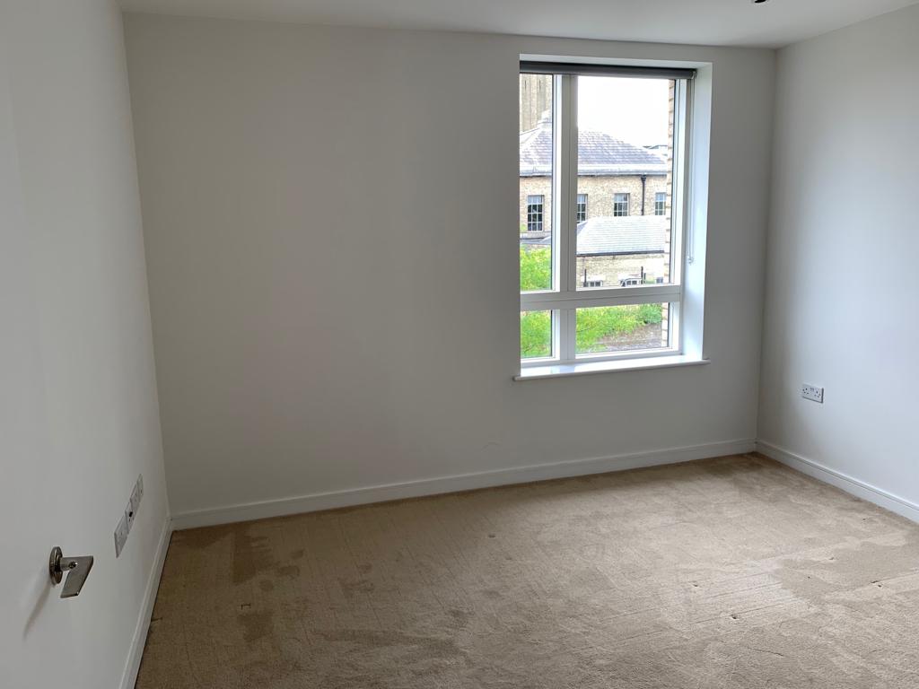 Flat Lionel Road South in Greater London