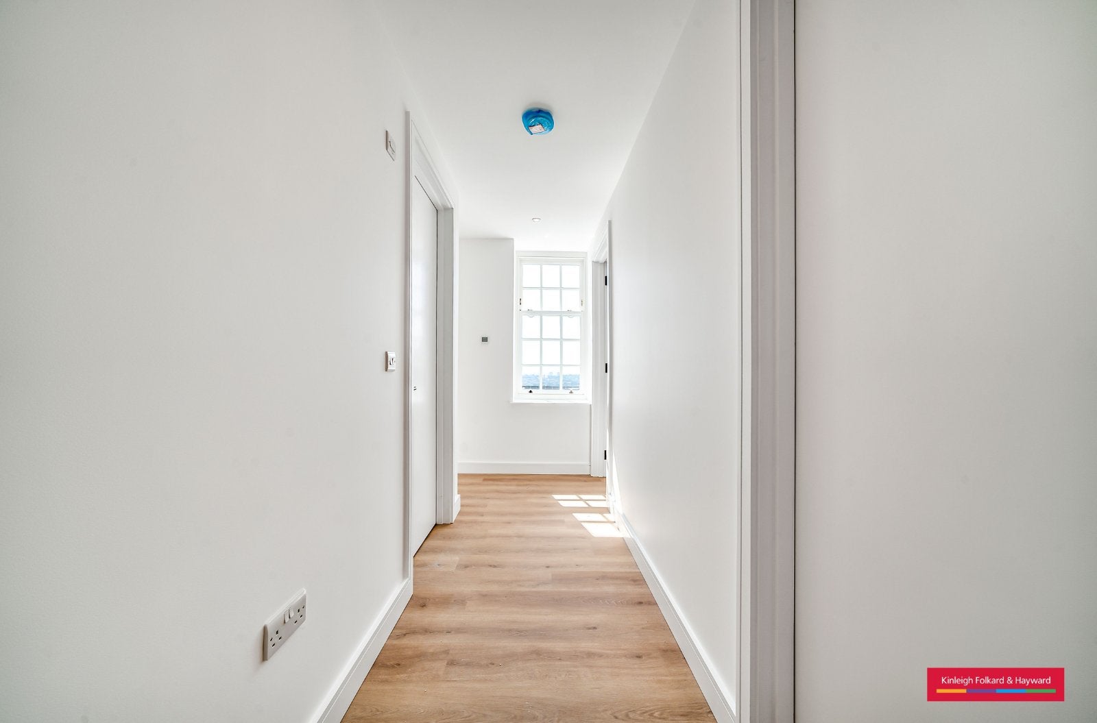 Flat Summerland Gardens in Greater London