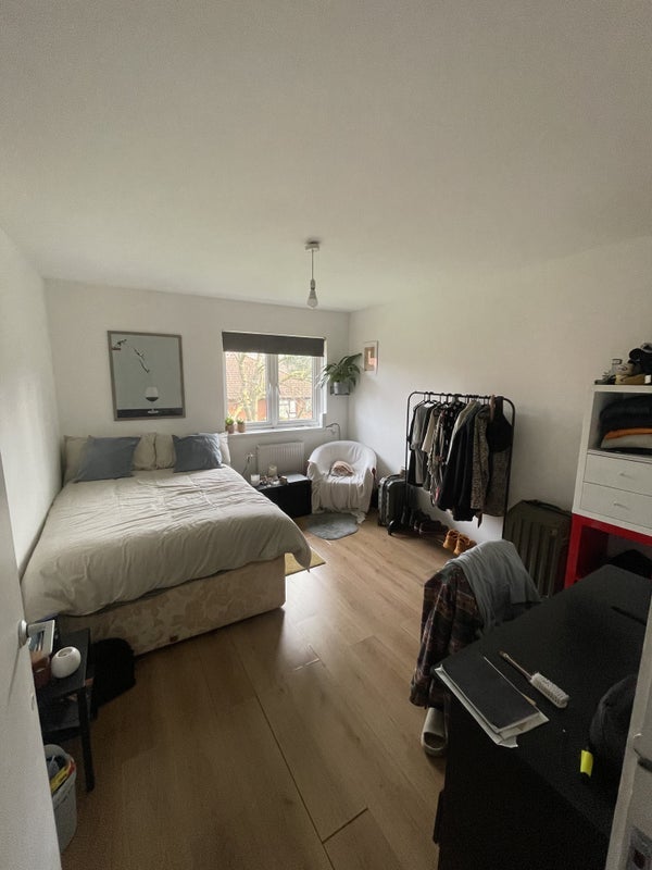 Room Eastney Road in Greater London