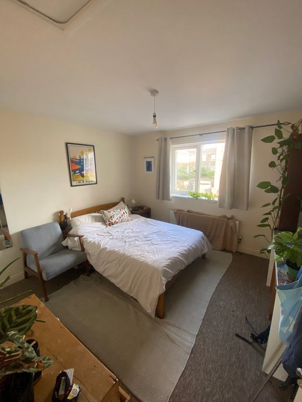 Room Arthur Milton Street in Bristol