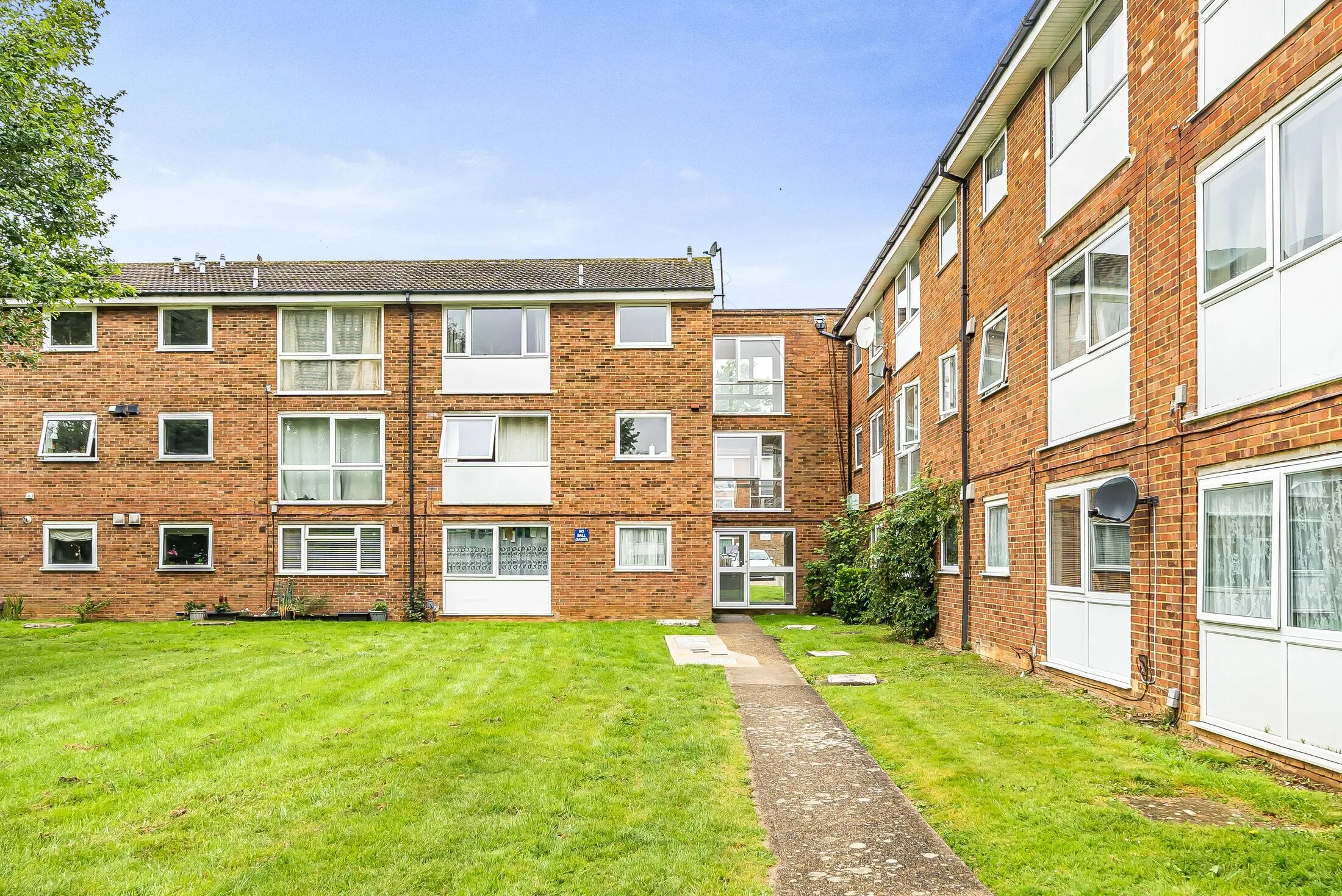 Flat Burns Drive in Dacorum