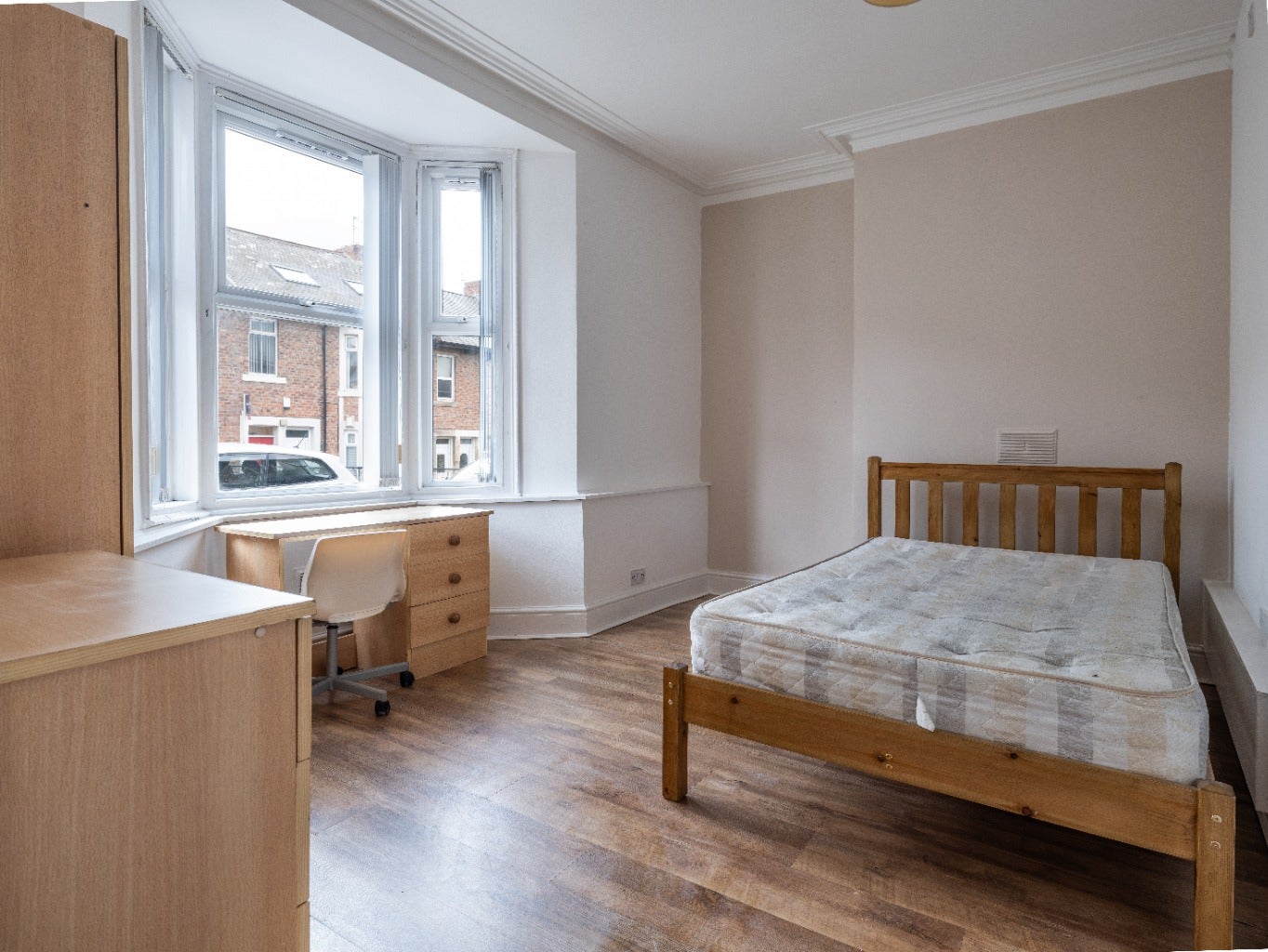 Flat Warwick Street in Newcastle upon Tyne