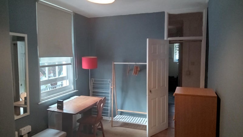 Room Liverpool Road in Greater London