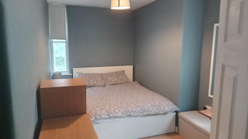 Room Liverpool Road in Greater London