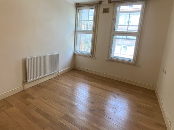 Flat Beckenham Road in London