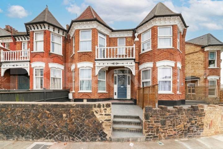 House Iverson Road in Greater London