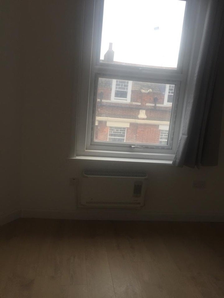 Flat Leeland Road in Greater London