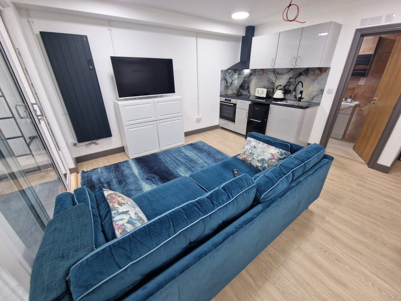 Flat Essex Road in Greater London