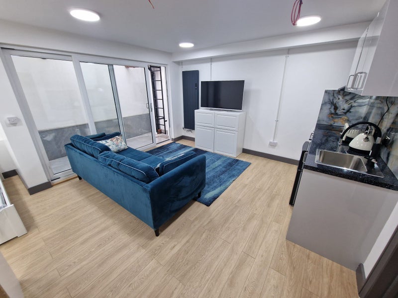 Flat Essex Road in Greater London