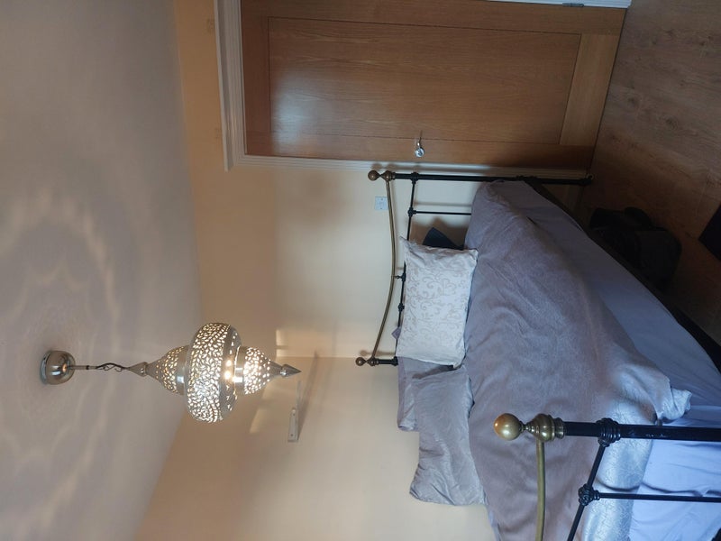Room Ariel Way in Greater London