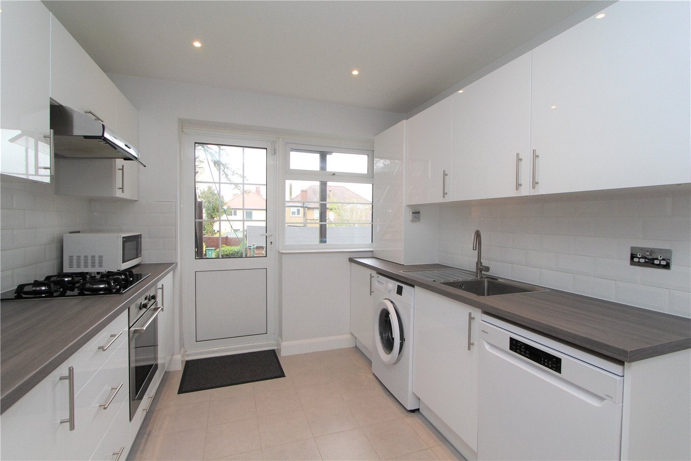 Flat Ashbourne Road in Greater London
