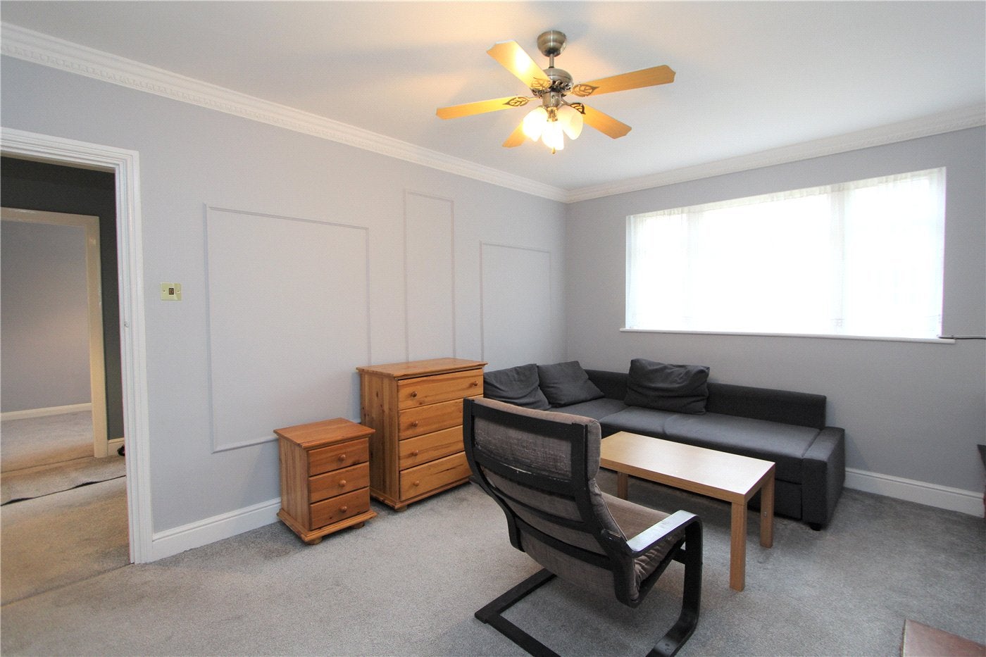 Flat Ashbourne Road in Greater London