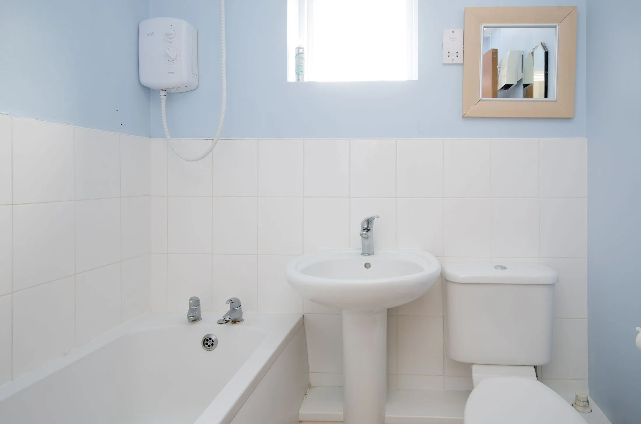 Flat Springside Court in Guildford