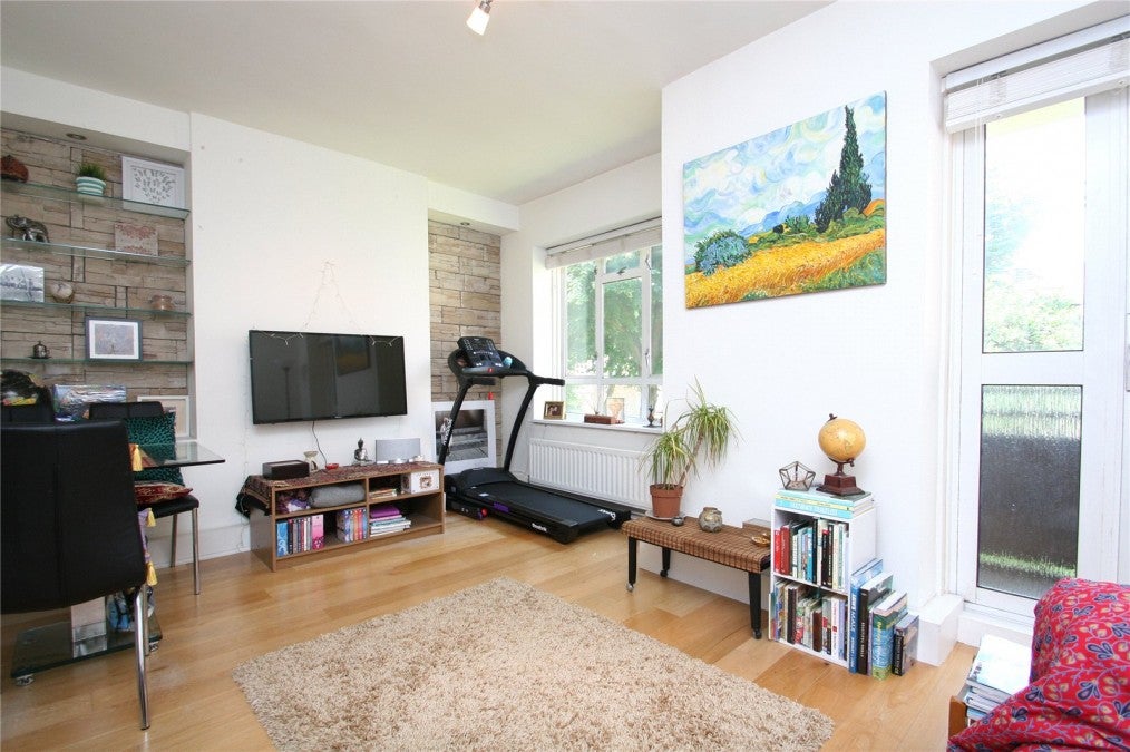 Flat Aubyn Square in Greater London