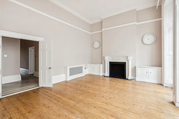Flat Queen's Gate Place in Greater London