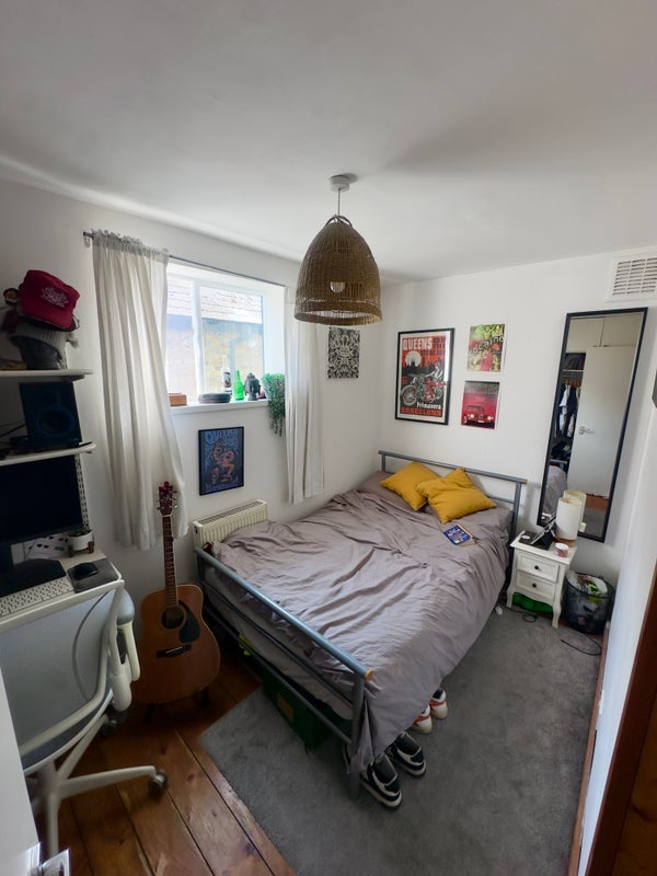 Room Kingsland Road in Greater London
