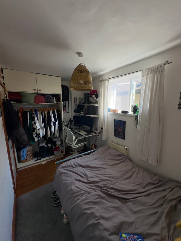 Room Kingsland Road in Greater London
