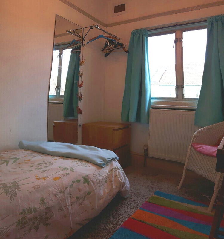 Room Seddon Road in Bristol