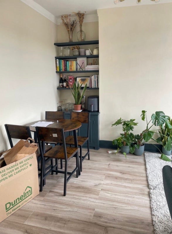 Room Queenstown Road in Greater London