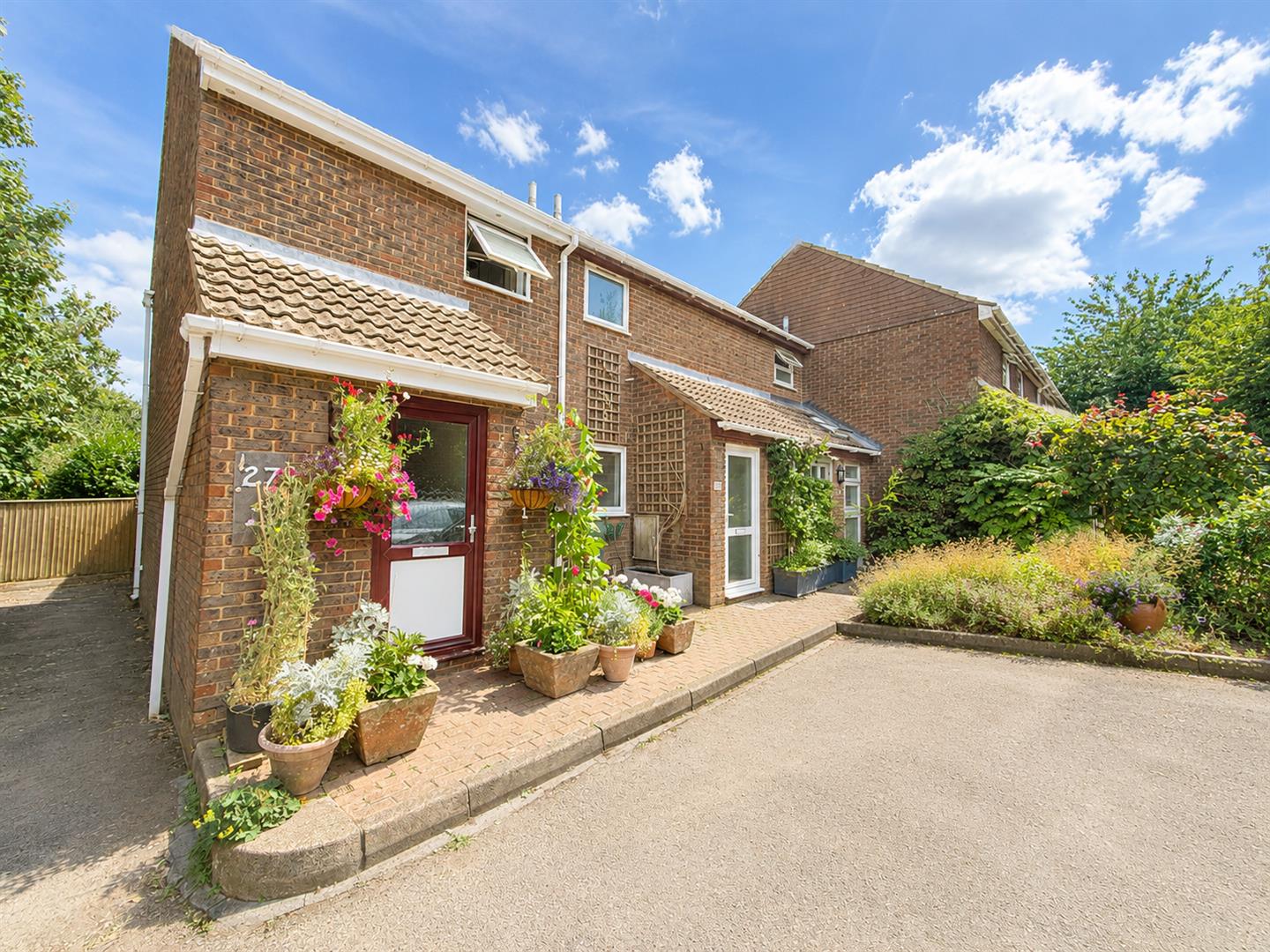 House Ridgeway Close in Wealden
