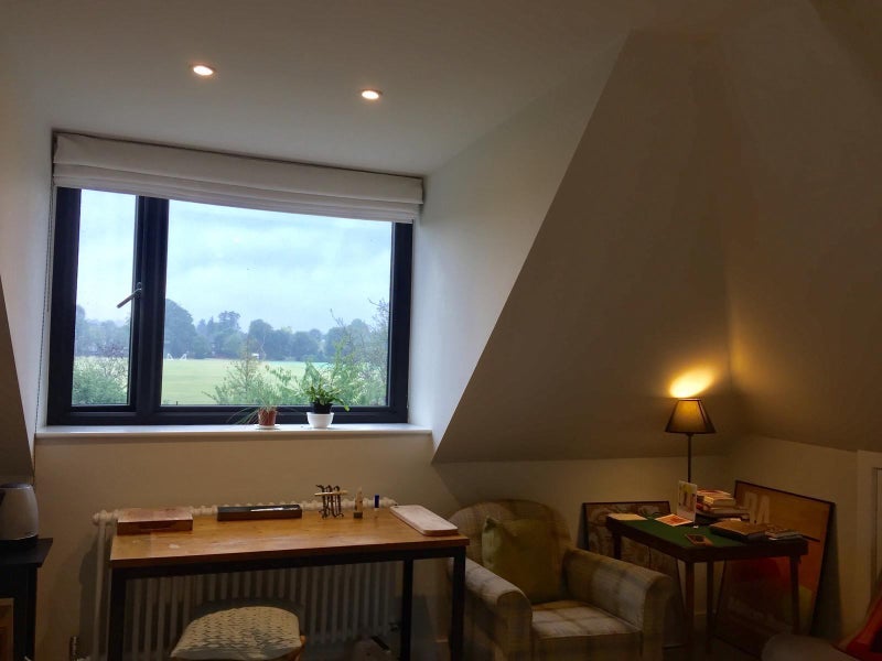 Room Crestway in Greater London