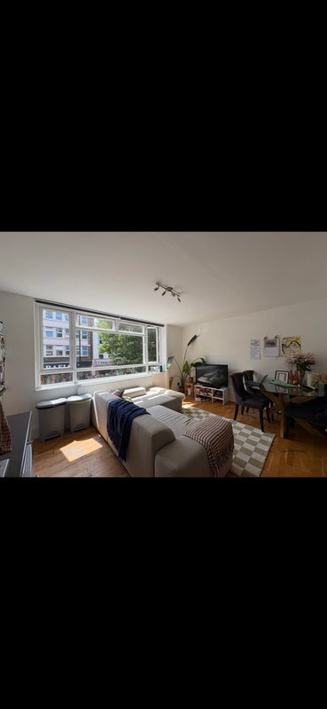Room Bethnal Green Road in Greater London