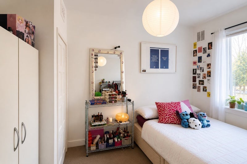 Room Tuskar Street in Greater London