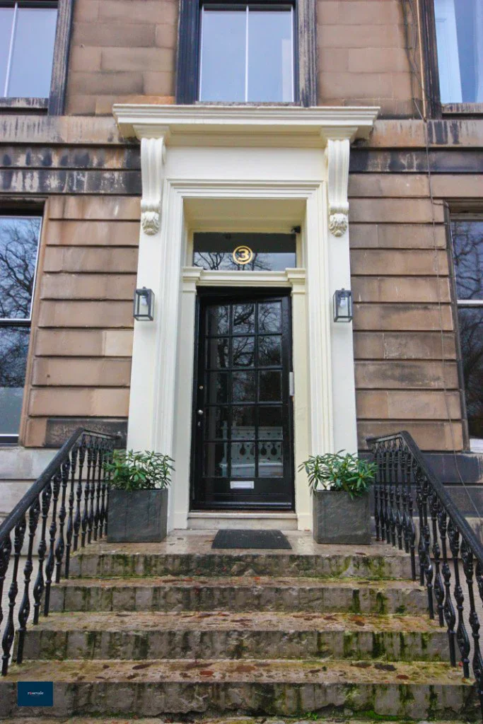 Flat Kew Terrace in Glasgow