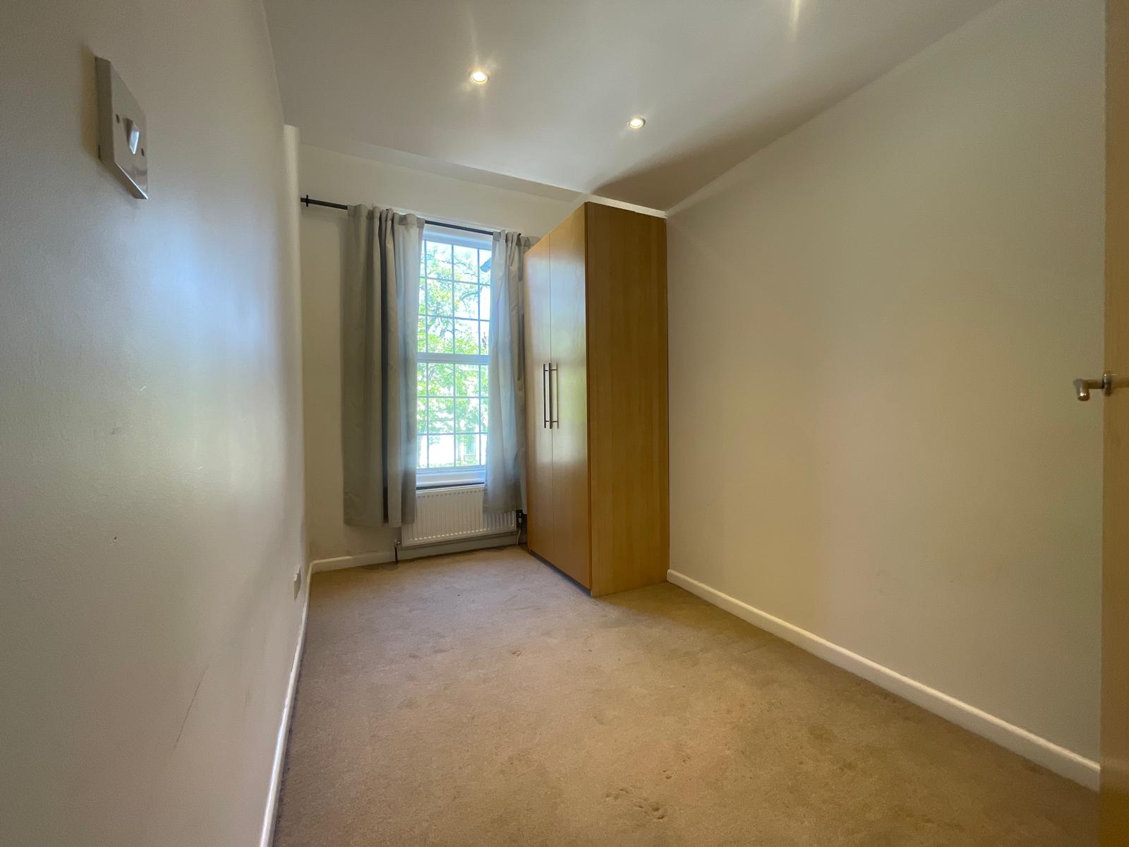 Flat Madeley Road in Greater London