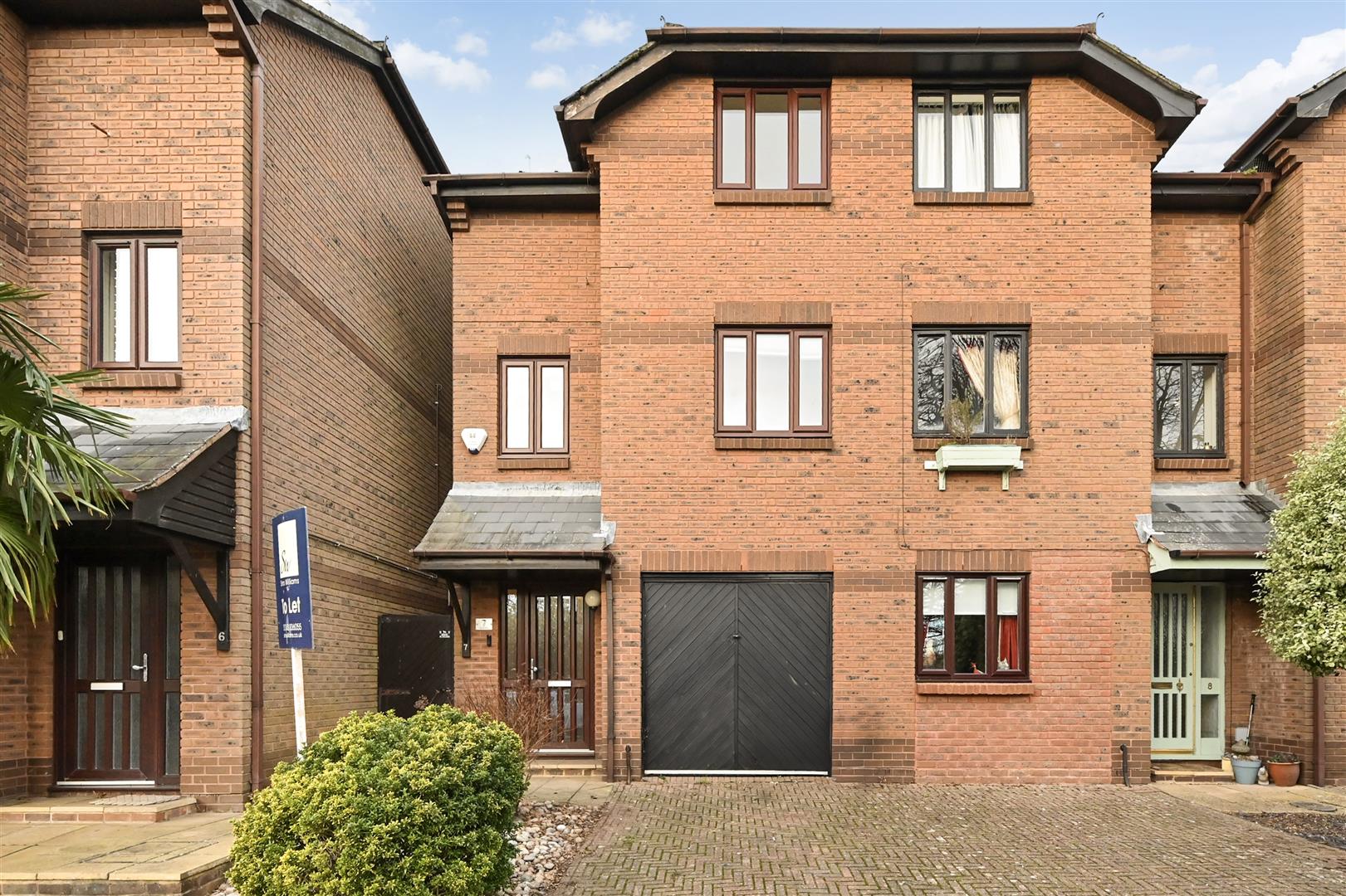House Penfolds Place in Arun