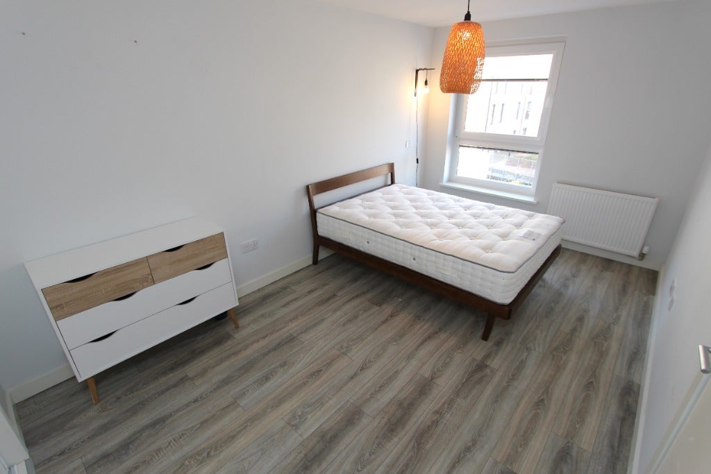 Flat Victoria Quay in City of Edinburgh