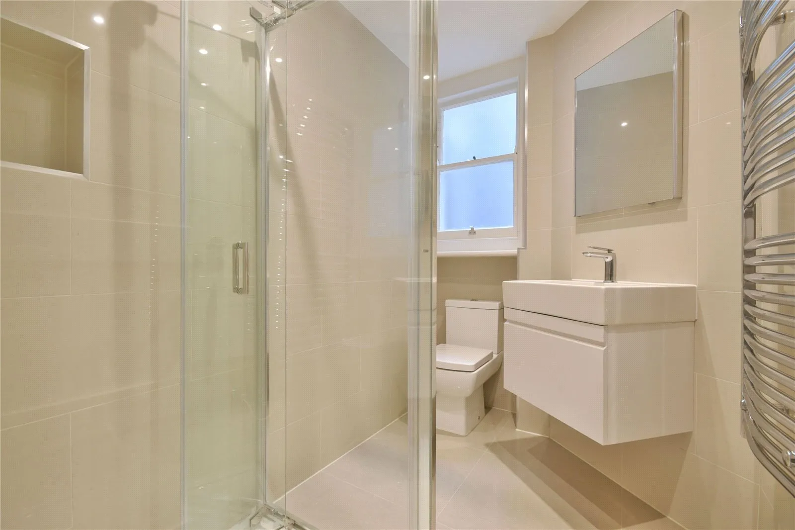 Flat West Cottages in Greater London