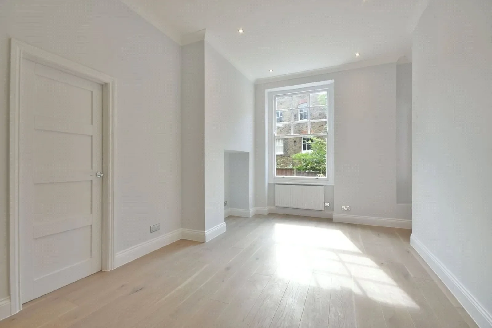 Flat West Cottages in Greater London
