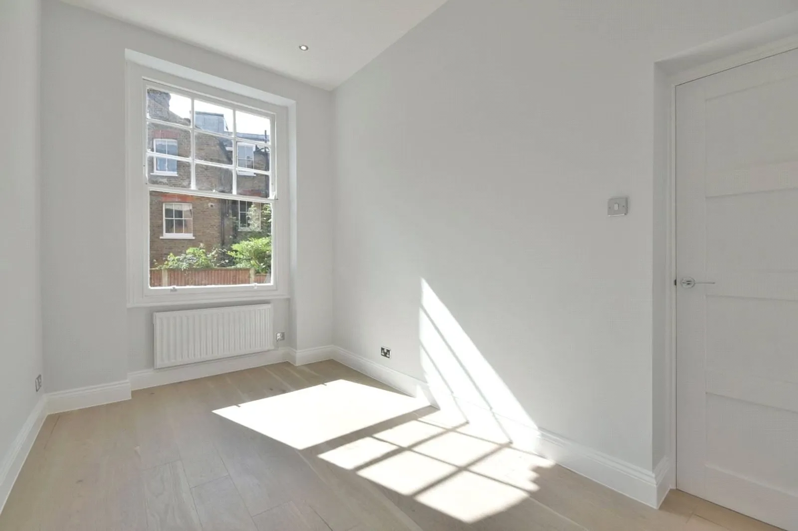 Flat West Cottages in Greater London