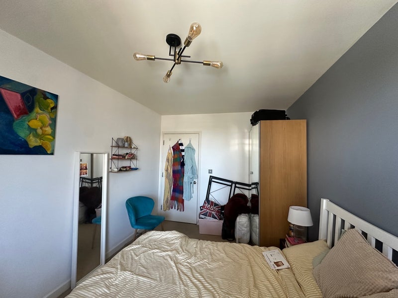 Room Warton Road in Greater London