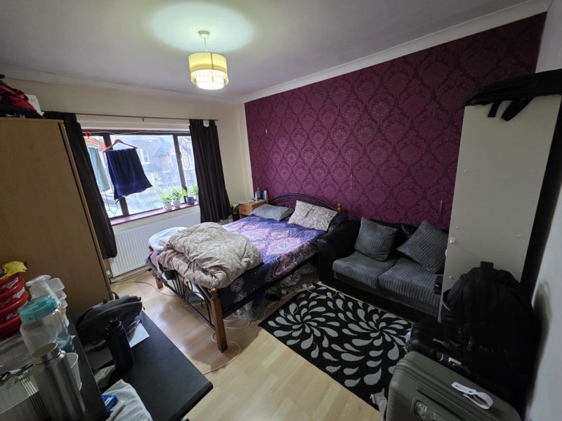 Room Vicar's Close in Greater London