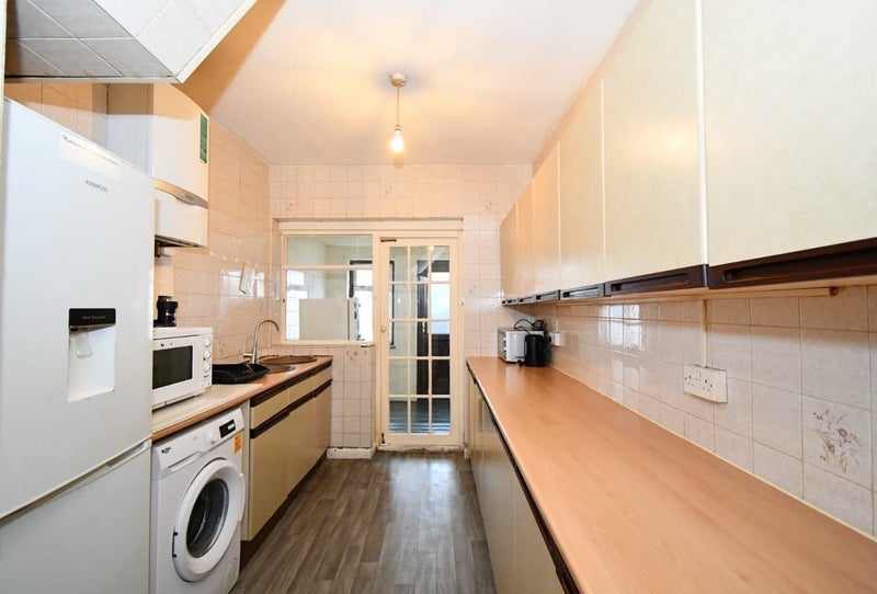 Room Vicar's Close in Greater London