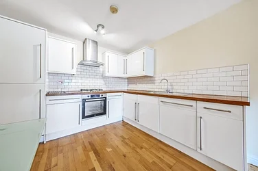 Flat Apsley Road in Greater London