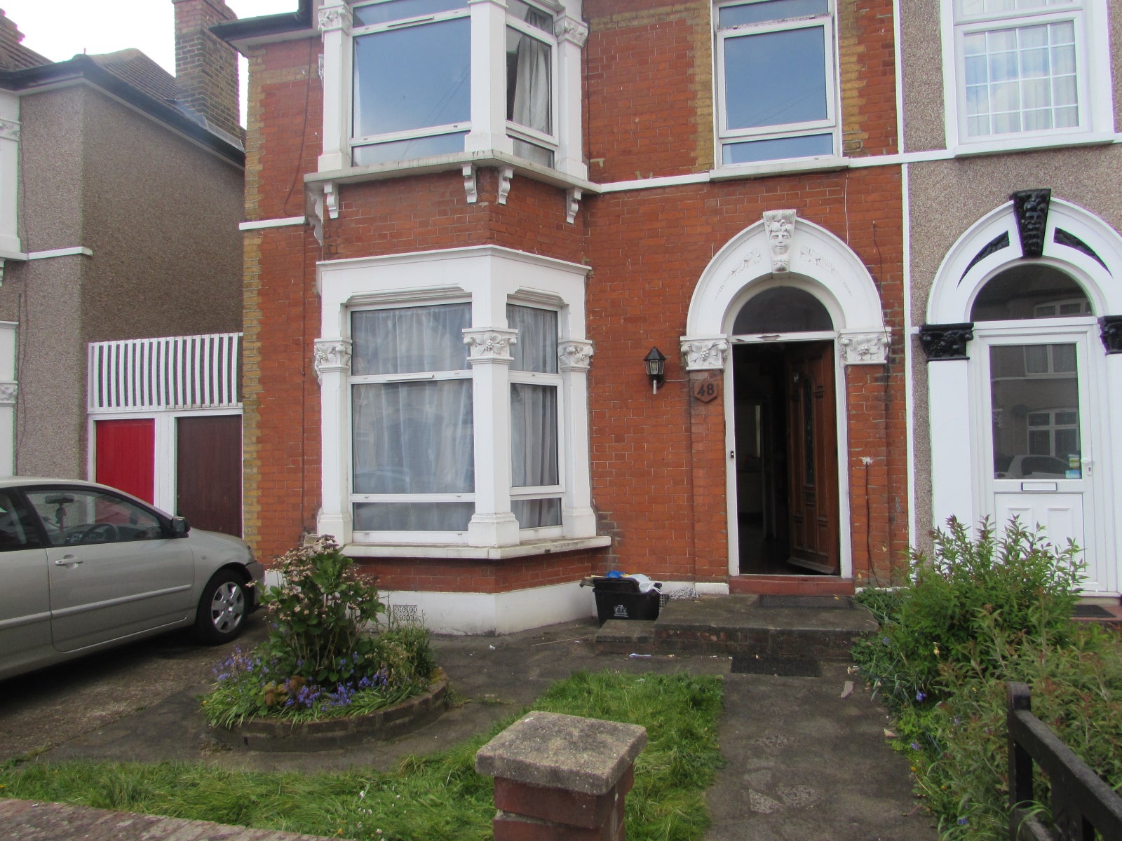 House Kinfauns Road in Greater London