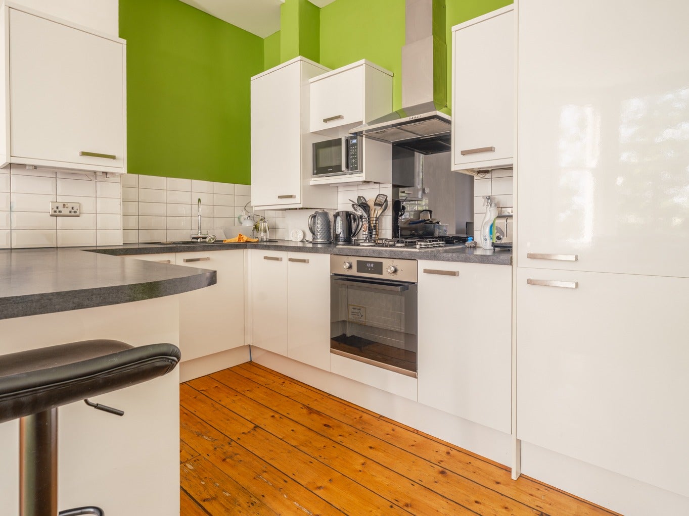 Flat Jesmond Road in Newcastle upon Tyne