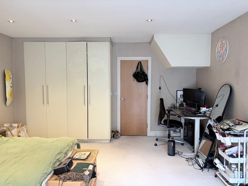 Room Clare Lane in Greater London