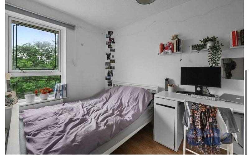 Room Kildare Walk in Greater London