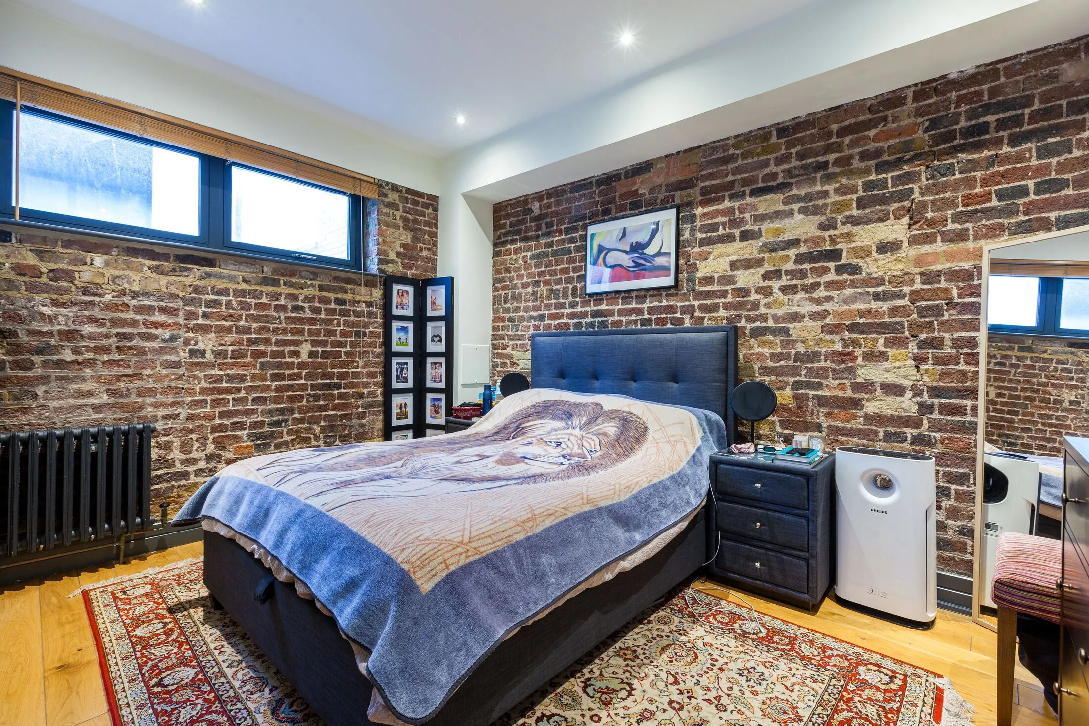 Flat Folgate Street in Greater London