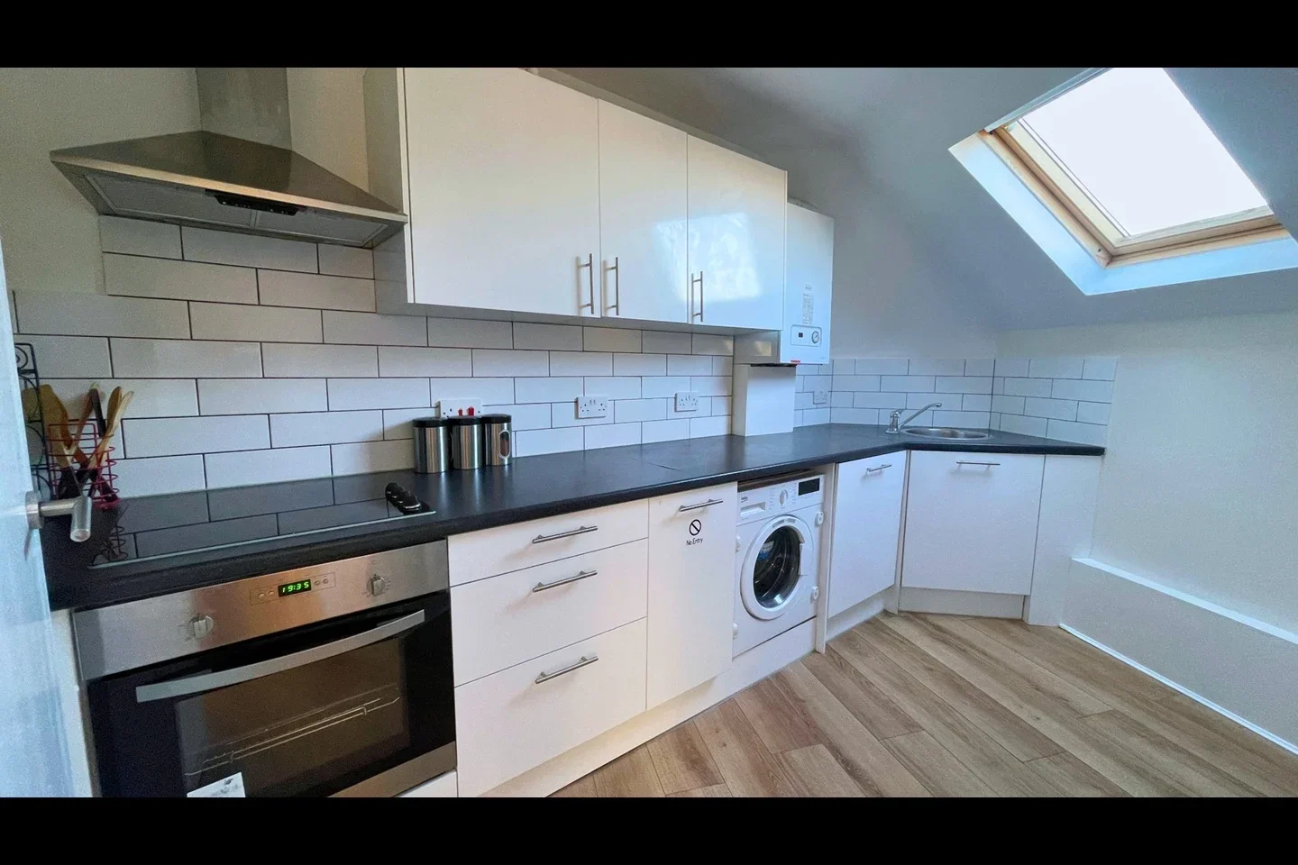 Flat Willesden Lane in Greater London