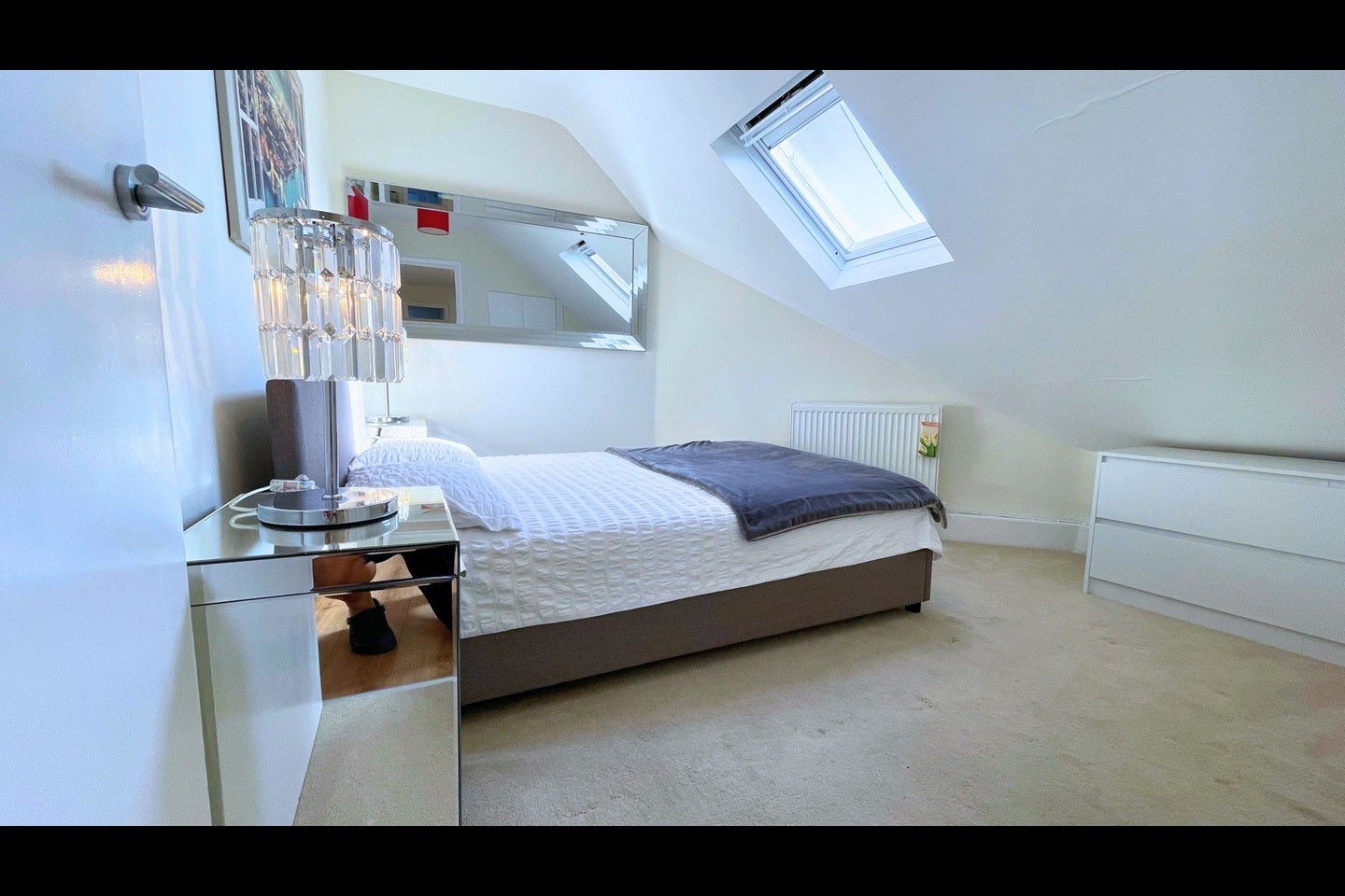 Flat Willesden Lane in Greater London