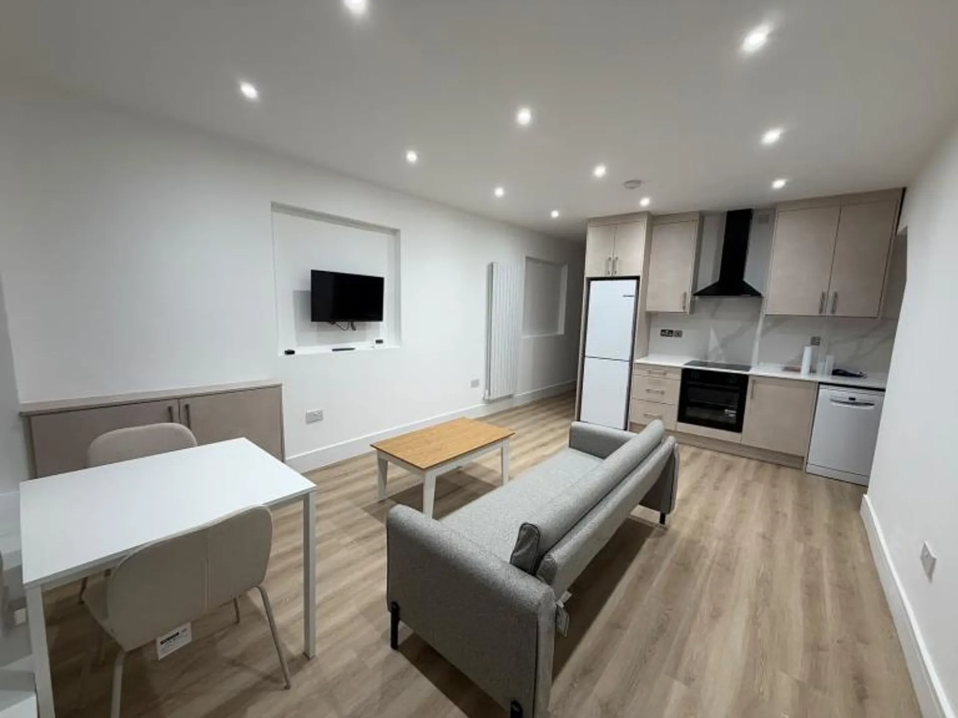 Flat Clapham Manor Street in Greater London
