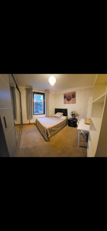 Room Colville Road in Greater London