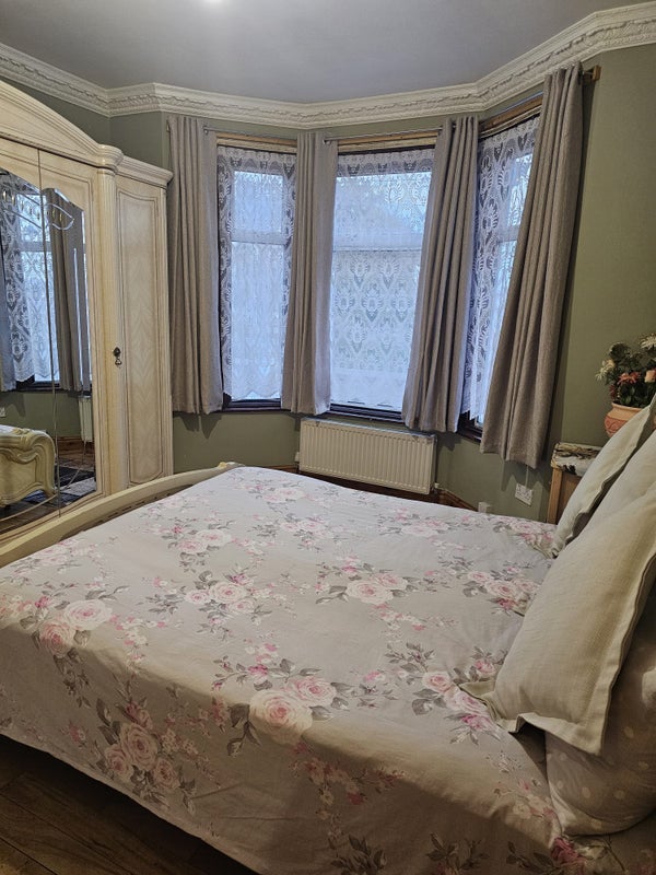 Room Colville Road in Greater London